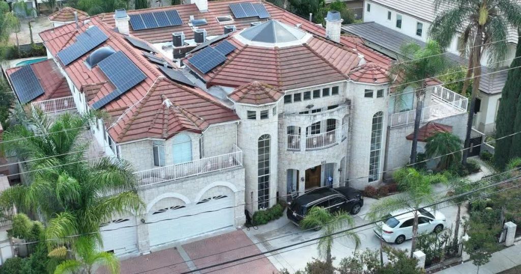 Phát hiện 21 người con của gia đình siêu giàu bị ngược đãi, 32 camera trong biệt thự hé lộ sự thật kinh hoàng