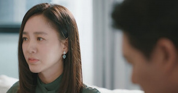 Sự thật cảm động đằng sau vật dụng bất thường tôi vô tình thấy trong túi áo chồng