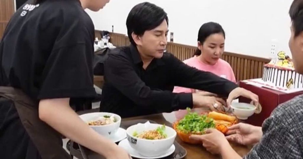 Từng có hàng nghìn cây vàng trong tay, nam nghệ sĩ 3 đời vợ nay bán phở bình dân tại TP.HCM