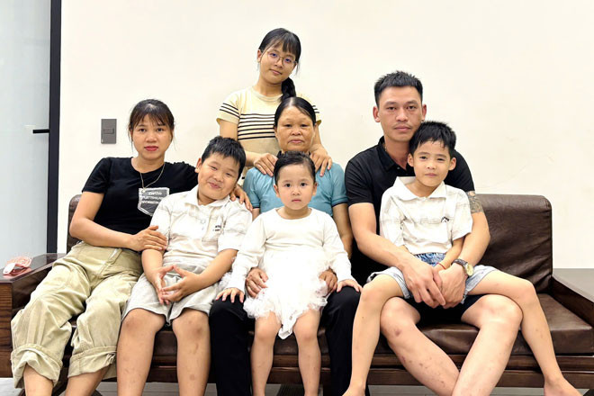 Từng ngăn cản bố tái hôn, 19 năm sau con gái thương mẹ kế như mẹ ruột缩略图 Từng ngăn cản bố tái hôn, 19 năm sau con gái thương mẹ kế như mẹ ruột