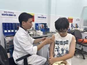 Vì sao trẻ đã tiêm vaccine vẫn có thể mắc não mô cầu?