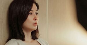 Vợ phải ngửa tay xin chồng từng đồng đi chợ”